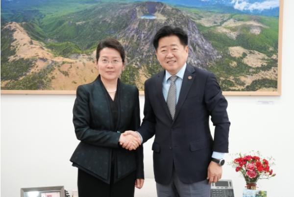 제주-산둥성, 칭다오 항로 넘어 수소·소비재까지 협력 확대 기사 이미지