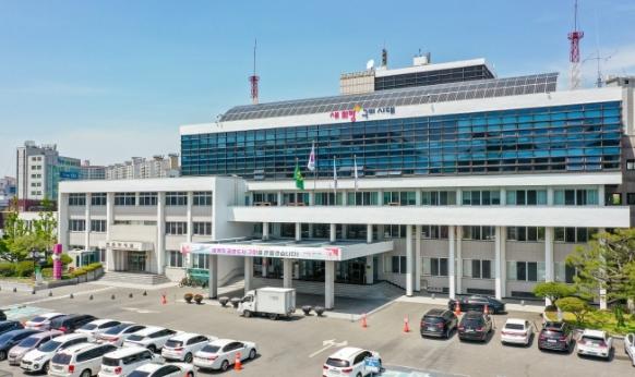 구미시, 교복구입비 20억 조기 지급…신입생 6,888명 지원 기사 이미지