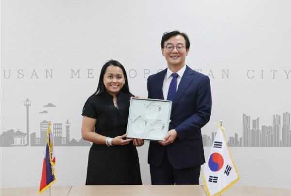 부산시, 주부산 필리핀 총영사 접견… 우호 협력 및 교류 확대 방안 논의 기사 이미지